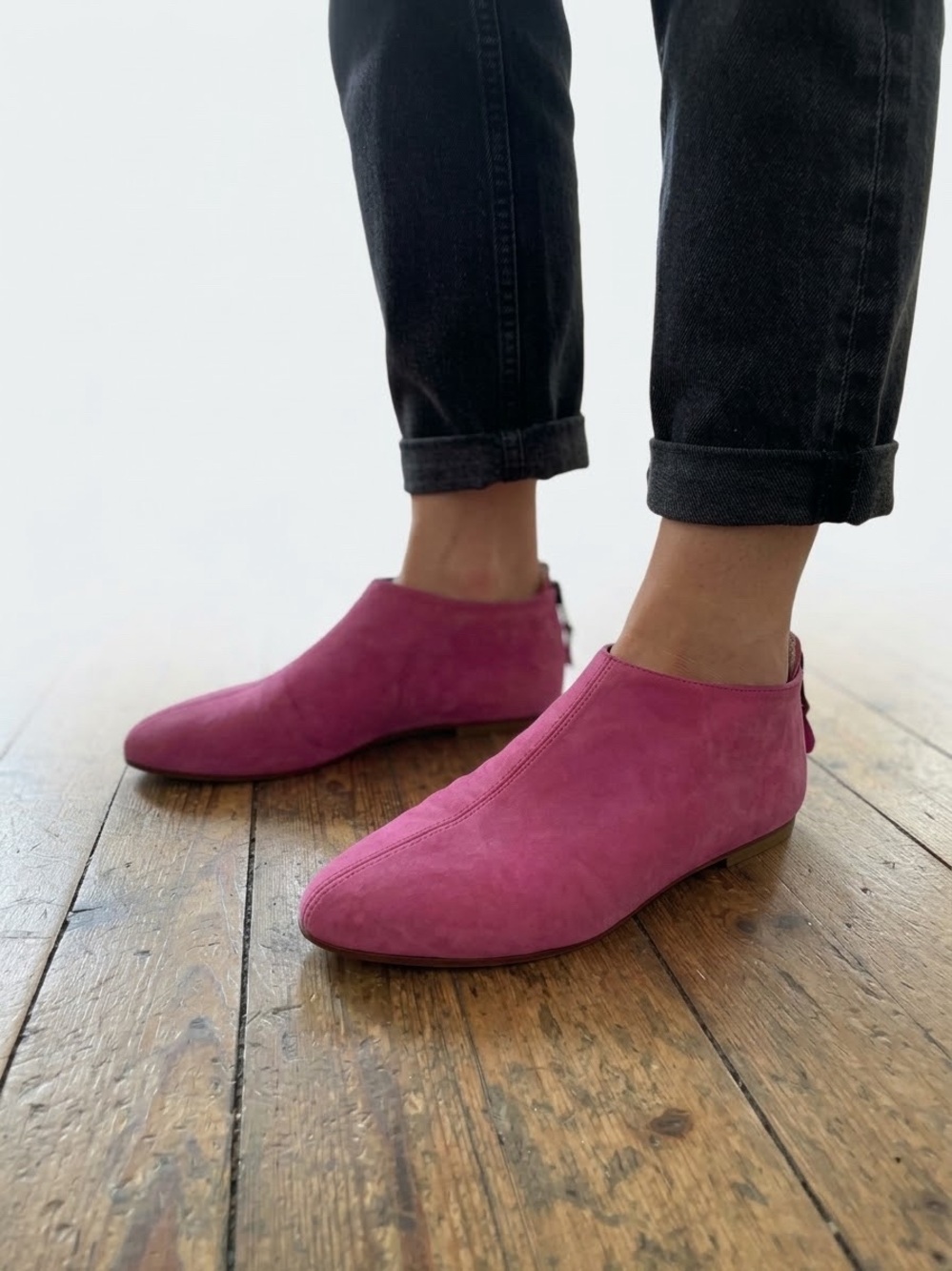 RARE 90s Vtg DEADSTOCK! NEW Kenneth Cole New York Pink Suede Flat Booties US 5.5